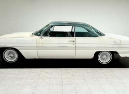 Oldsmobile Dynamic 88 Holiday Coupe