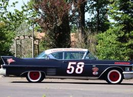 Cadillac Serie 62 + Harley Davidson WLC