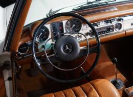 Mercedes-Benz SL 280 Pagode
