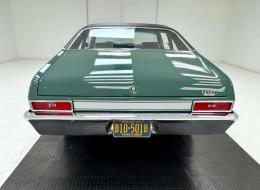 Chevrolet Nova Coupé 2 Door Sedan