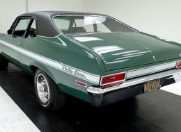 Chevrolet Nova Coupé 2 Door Sedan