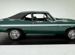 Chevrolet Nova Coupé 2 Door Sedan