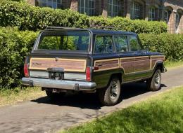 Jeep Grand Wagoneer