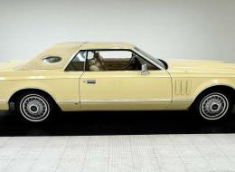 Lincoln Continental Mark V