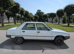 Renault 9 Spring