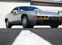 Porsche 928