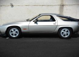 Porsche 928