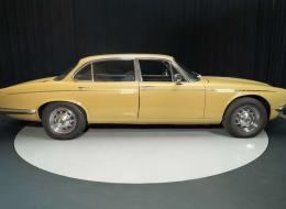 Daimler Double Six V12 5.3 L