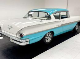 Chevrolet Biscayne Coupé 2 Door Sedan