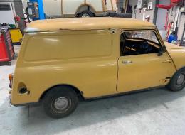 Mini Van 850 Austin