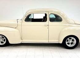 Ford Deluxe Super Coupe
