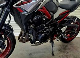 Moto Kawazaki Z900 A2 1&egrave;re Main