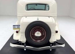 Ford Deluxe 40 Fordor Sedan