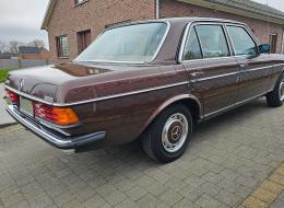Mercedes-Benz 240 D W123