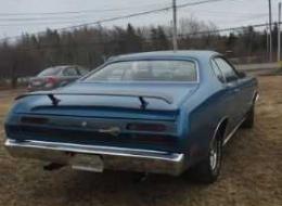 Plymouth Duster 318