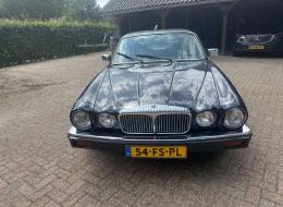 Daimler Double Six Series 3