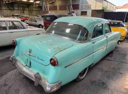 Ford Custom Line Sedan