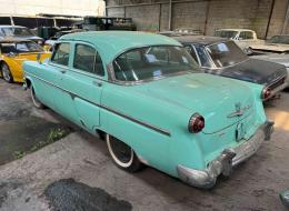 Ford Custom Line Sedan