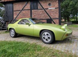 Porsche 928