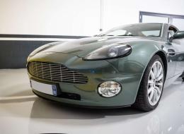 Aston Martin Vanquish V12