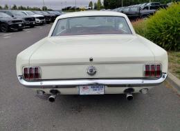 Ford Mustang V8 4.7 Litres, boite méca 4