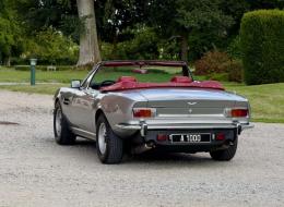 Aston Martin V8 Volante