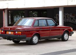 Volvo 240 DL