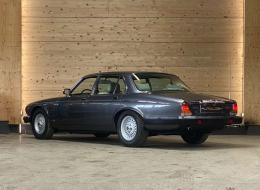 Daimler Double Six Série III