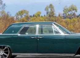 Lincoln Continental 4 DOOR SEDAN