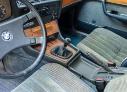 BMW Série 7 735i 