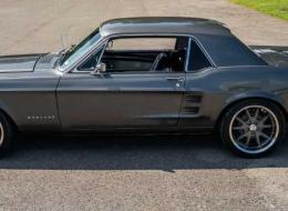 Ford Mustang COUP&Eacute; V8