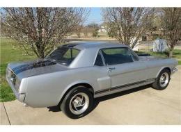 Ford Mustang V8 SPORT