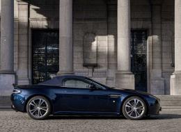 Aston Martin Vantage V12 S Roadster | Midnight Blue | Carbon