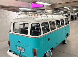 Volkswagen Combi T2 Baywindow bus Brazilian