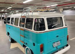 Volkswagen Combi T2 Baywindow bus Brazilian