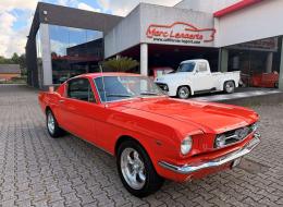 Ford Mustang V8 Fastback