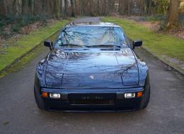 Porsche 944
