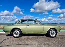 Alfa Roméo Giulia GT 1300 JUNIOR