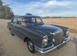 Mercedes-Benz SE 220 1ere main historique complet
