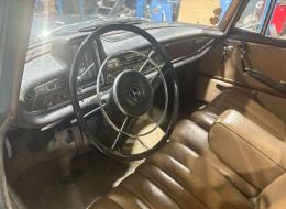 Mercedes-Benz SE 220 1ere main historique complet
