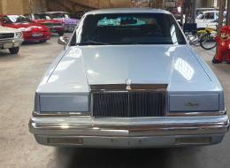 Chrysler New Yorker Cinqui&egrave;me Avenue