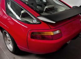 Porsche 928 S4