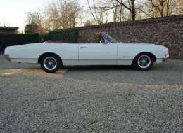 Oldsmobile Dynamic 88 Convertible only 29.710 original miles