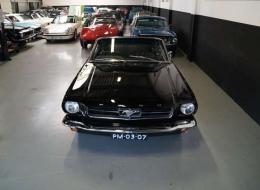 Ford Mustang V8 Convertible Triple Black EU