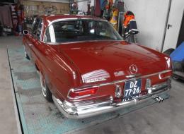 Mercedes-Benz 250 SE